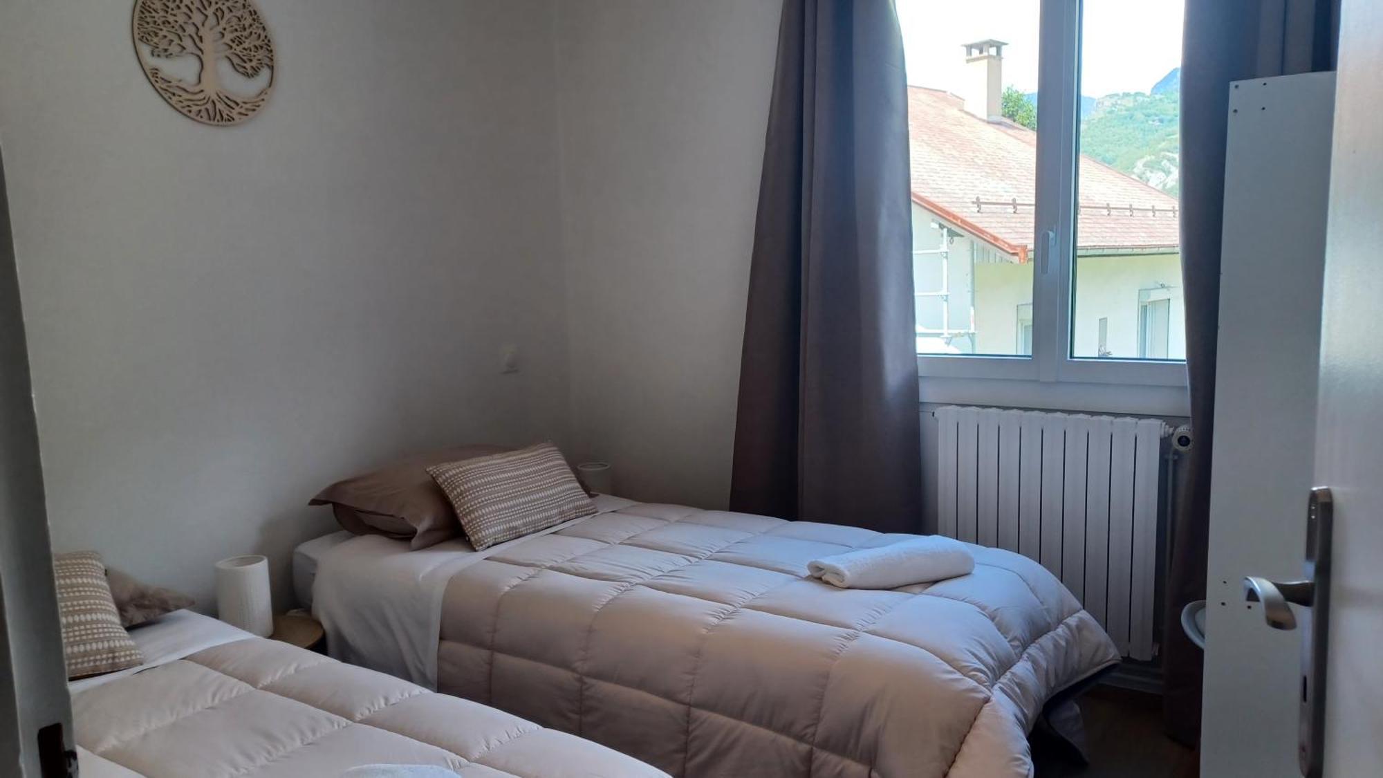 Villargondran, Les Magnifiques Cols De Maurienne Garage Motos, Velos Zimmer foto
